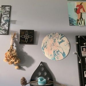 Pour paint art on vinyl